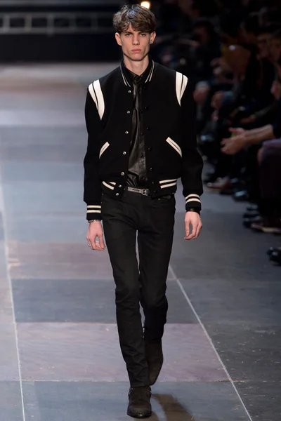 Look 30